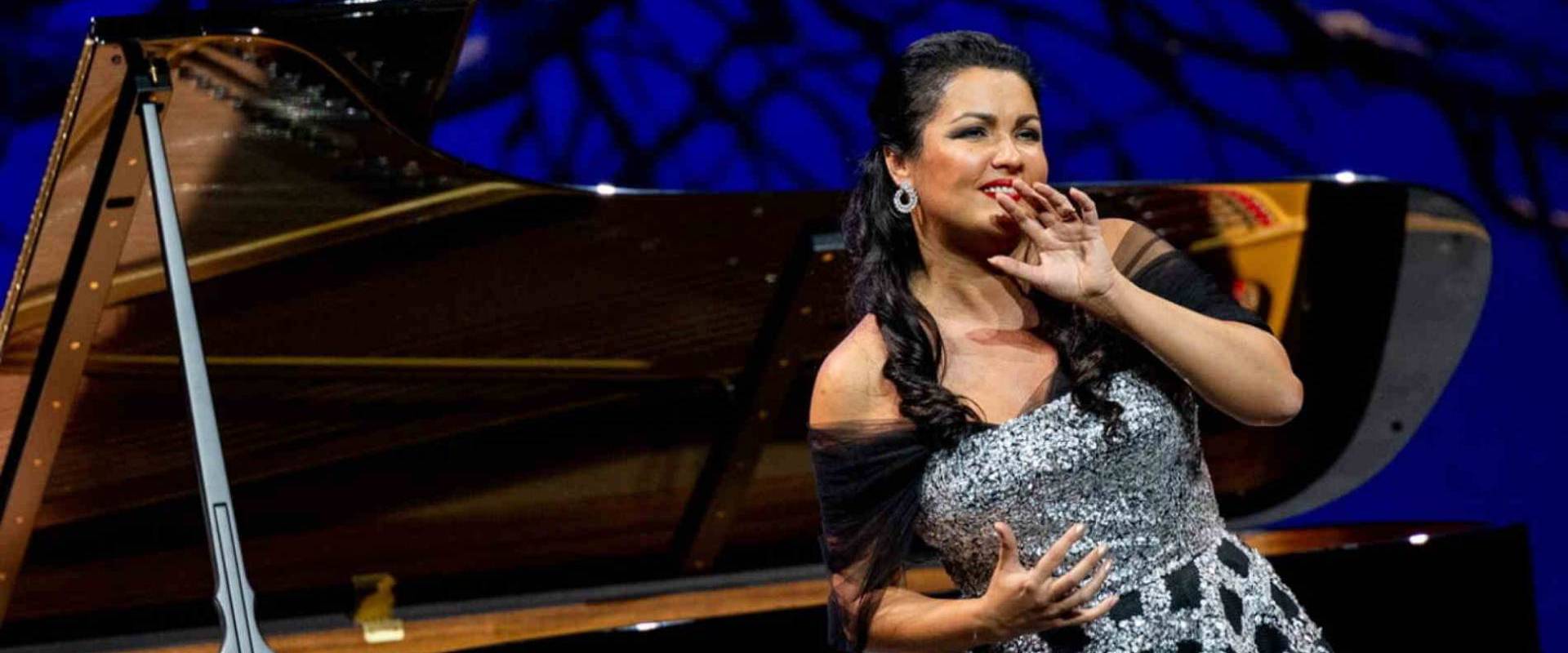 Anna Netrebko loves Italy: <br>follow her on stage in Naples and Milan